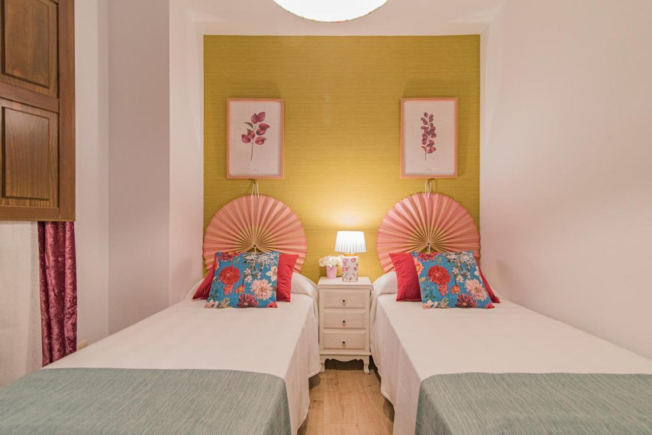 Qh Plaza De La Trinidad Apartment Granada Ngoại thất bức ảnh