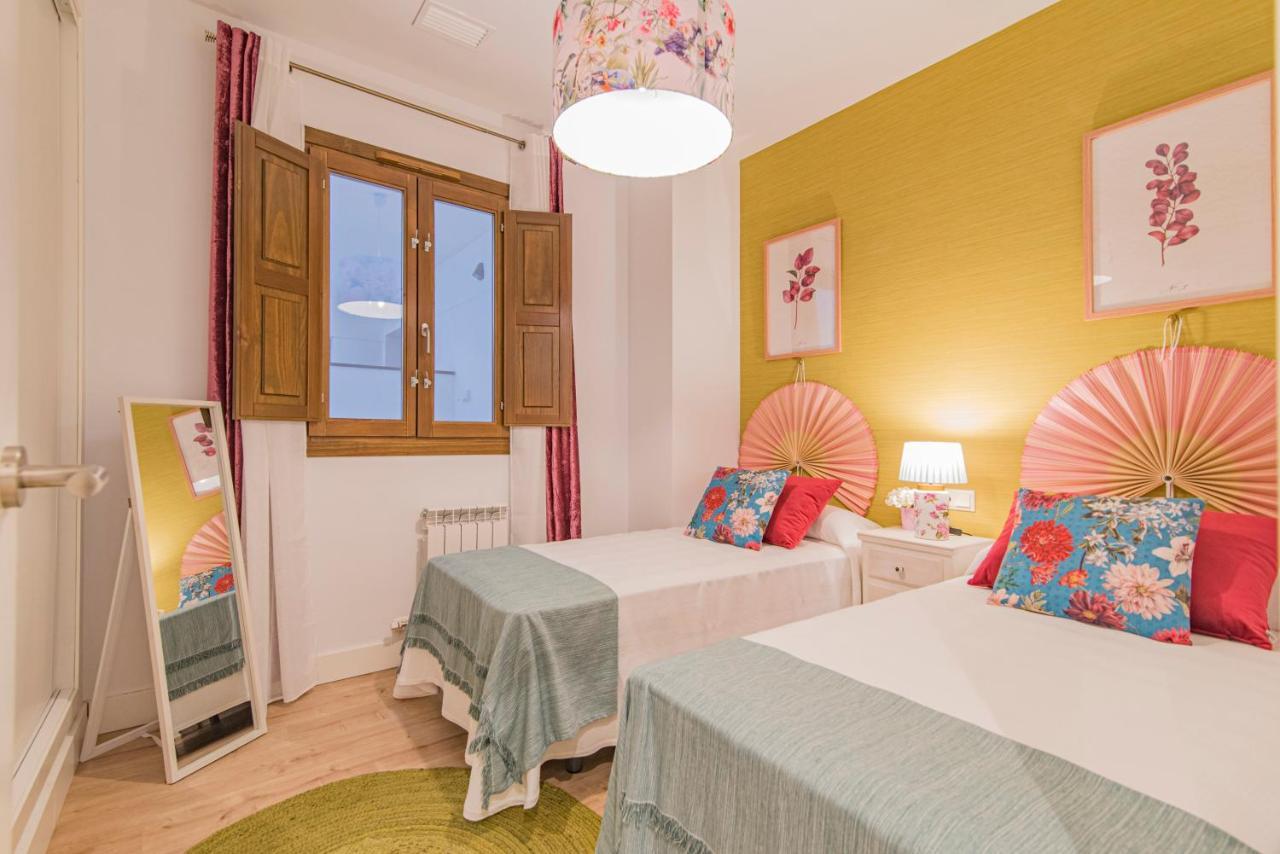 Qh Plaza De La Trinidad Apartment Granada Ngoại thất bức ảnh