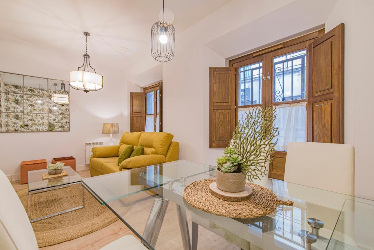Qh Plaza De La Trinidad Apartment Granada Ngoại thất bức ảnh